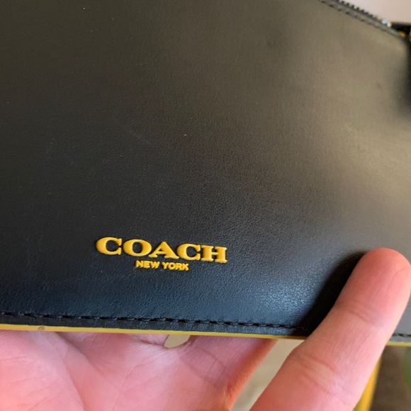 SOLD⛔️Authentic COACH refined calf leather  zip LG wristlet /removable card - Picture 12 of 15